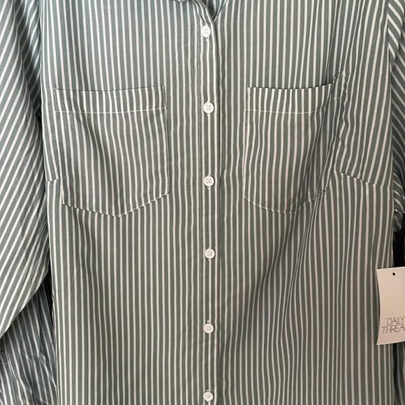 NWT Daily Thread Button Down Stripe Shirt. 1X - Picture 2 of 7